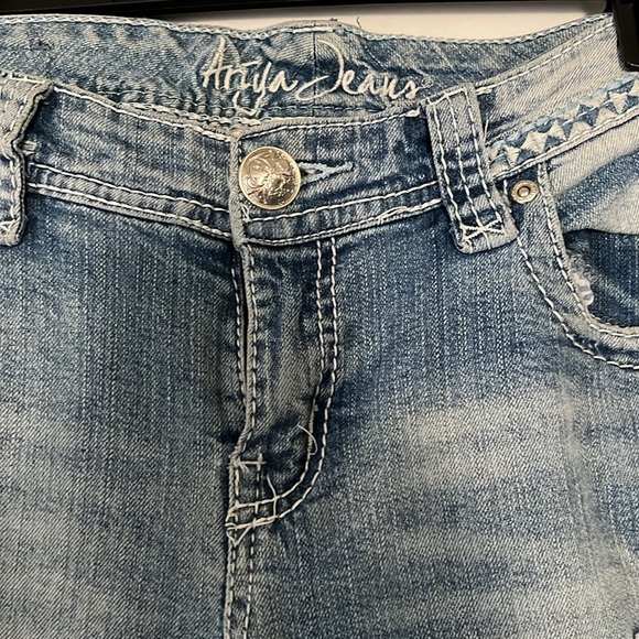 NWOT Ariya Jeans - Picture 2 of 9